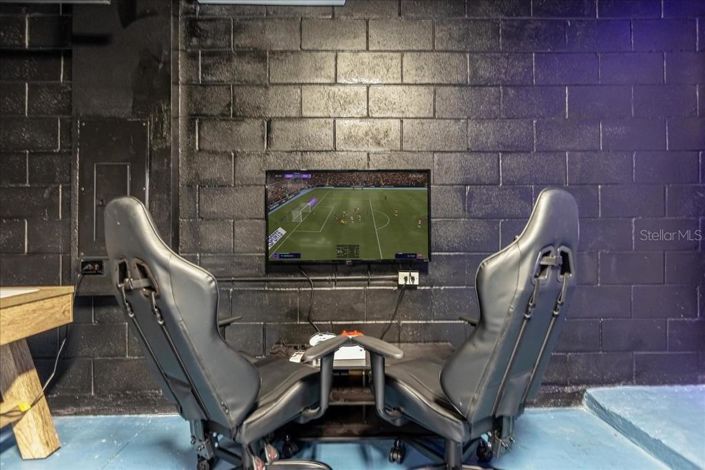 Image No.30-7 Bed Property for sale