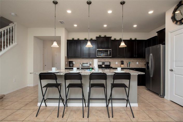 Image No.13-5 Bed Townhouse for sale