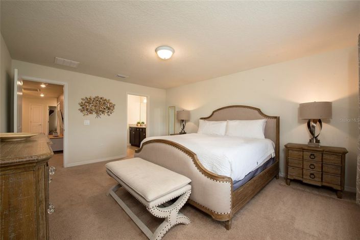 Image No.22-5 Bed Townhouse for sale