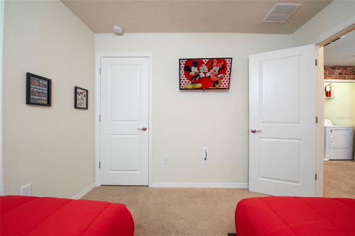 Image No.29-5 Bed Townhouse for sale