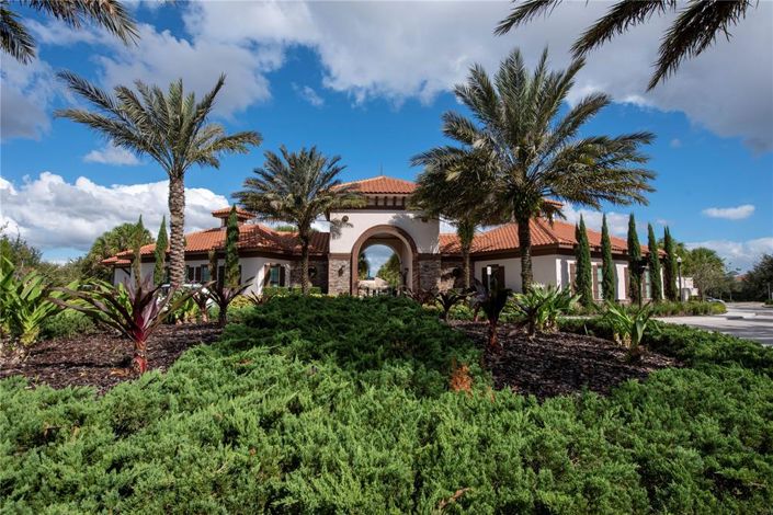 Image No.44-5 Bed Townhouse for sale