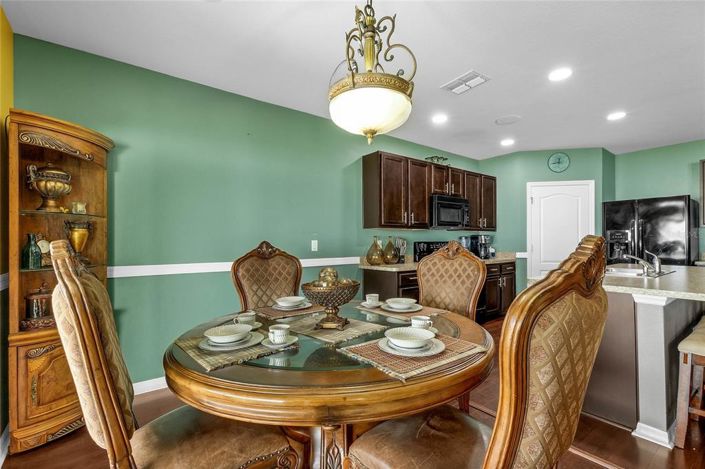 Image No.11-5 Bed Property for sale