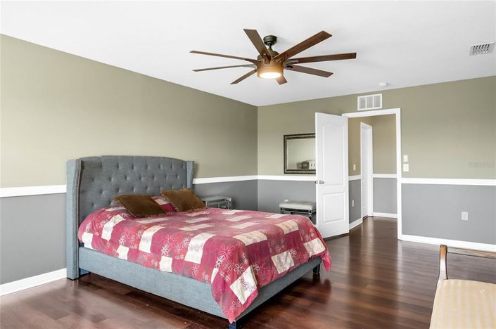 Image No.19-5 Bed Property for sale