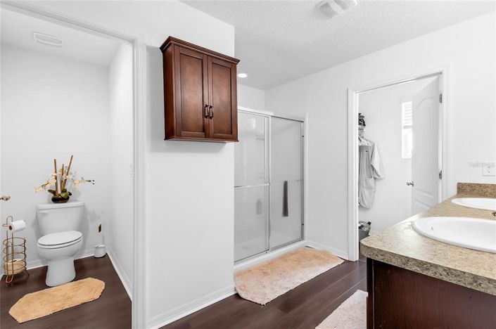 Image No.20-5 Bed Property for sale