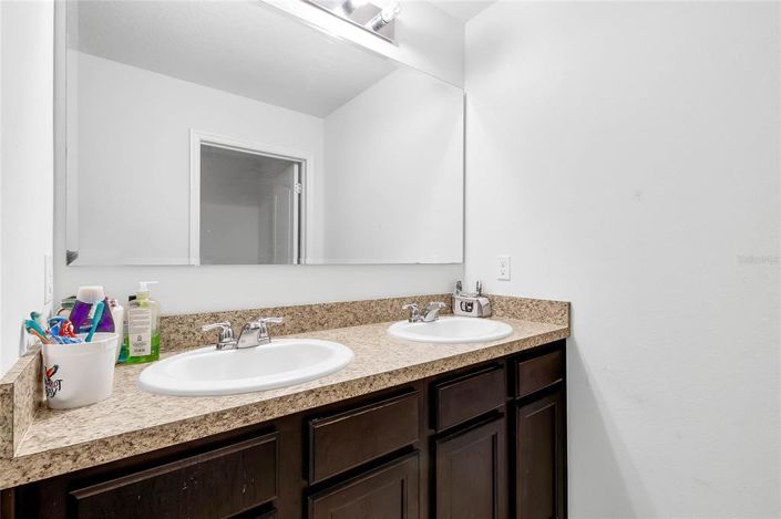 Image No.22-5 Bed Property for sale