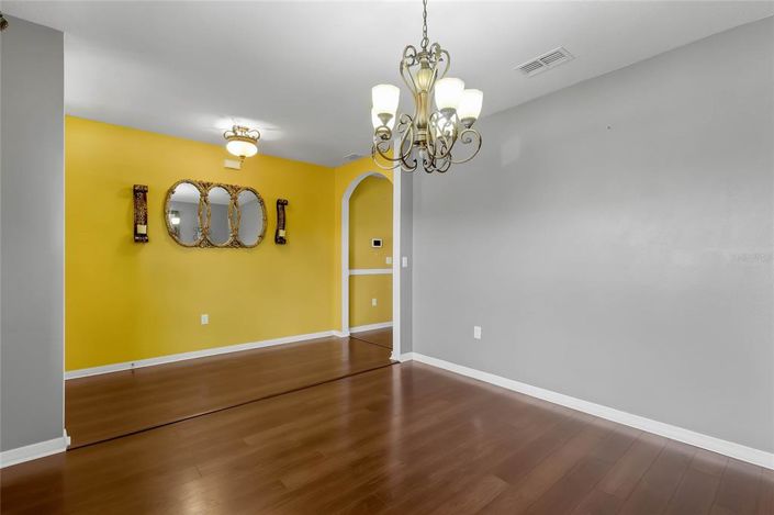 Image No.8-5 Bed Property for sale