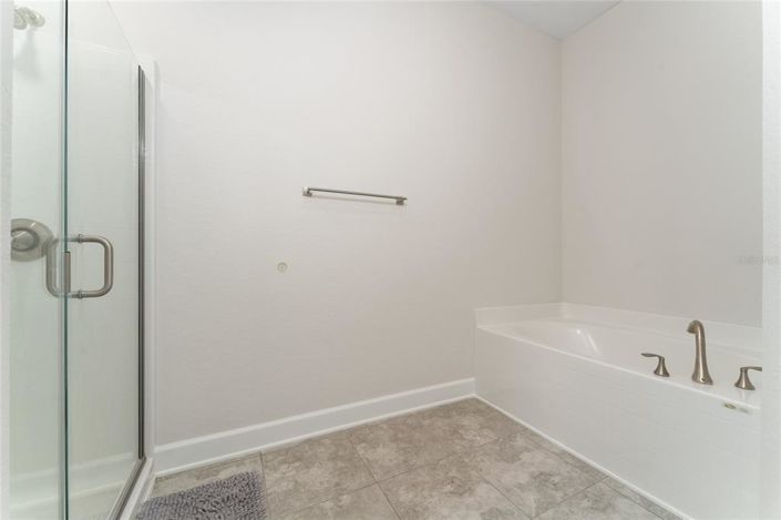 Image No.30-4 Bed Property for sale