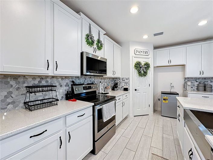 Image No.12-5 Bed Property for sale