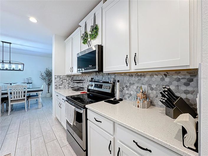 Image No.14-5 Bed Property for sale