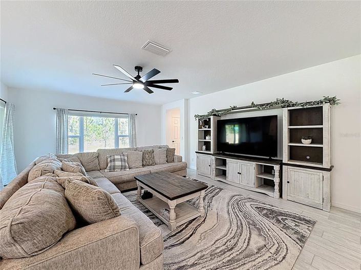 Image No.16-5 Bed Property for sale