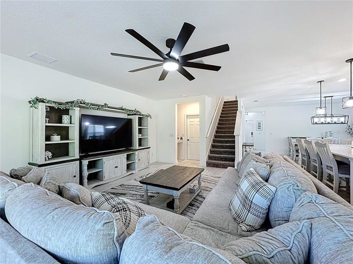 Image No.19-5 Bed Property for sale