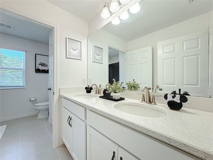 Image No.56-5 Bed Property for sale