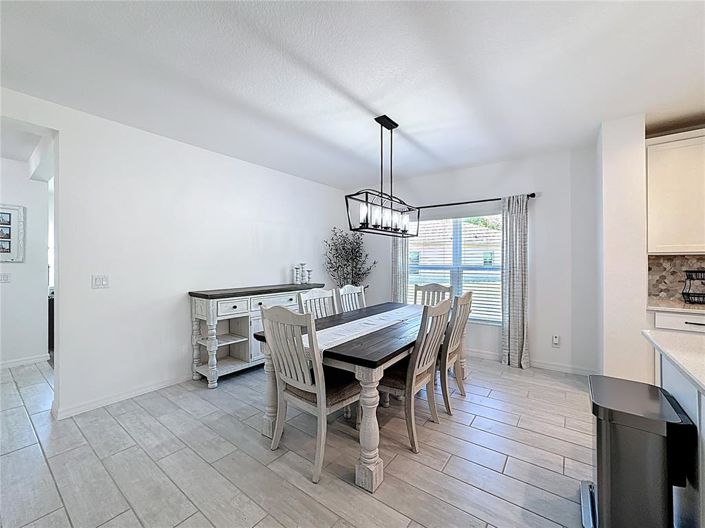 Image No.9-5 Bed Property for sale