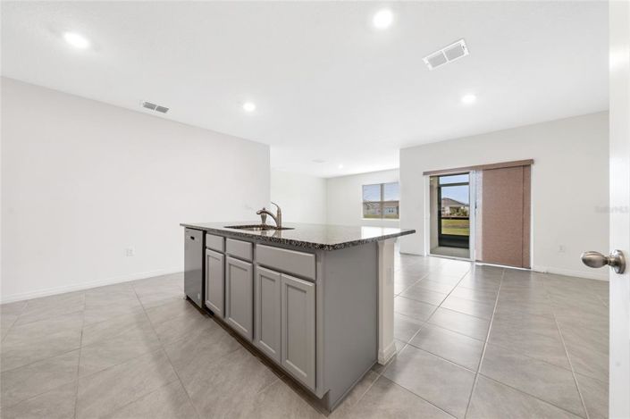 Image No.16-4 Bed Property for sale