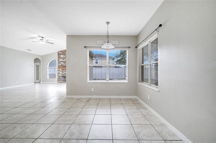 Image No.6-4 Bed Property for sale