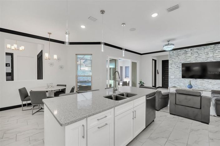 Image No.19-4 Bed Property for sale