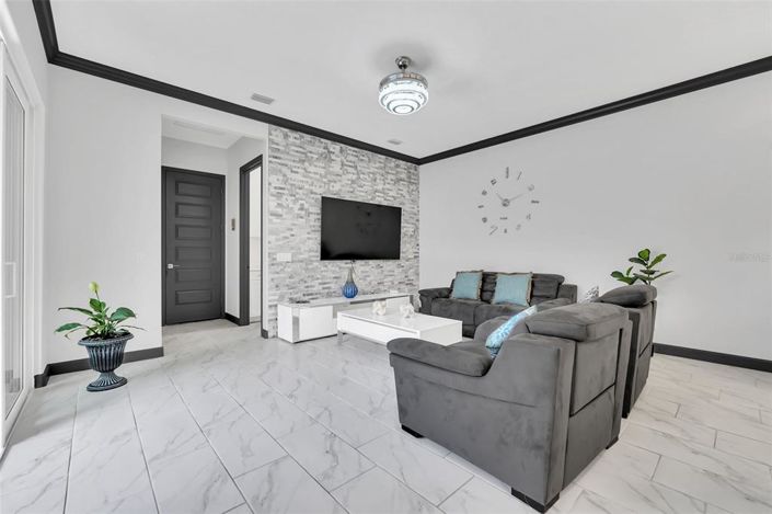 Image No.23-4 Bed Property for sale