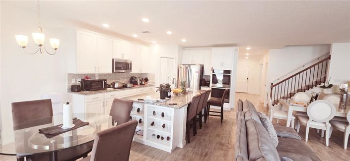 Image No.10-5 Bed Property for sale