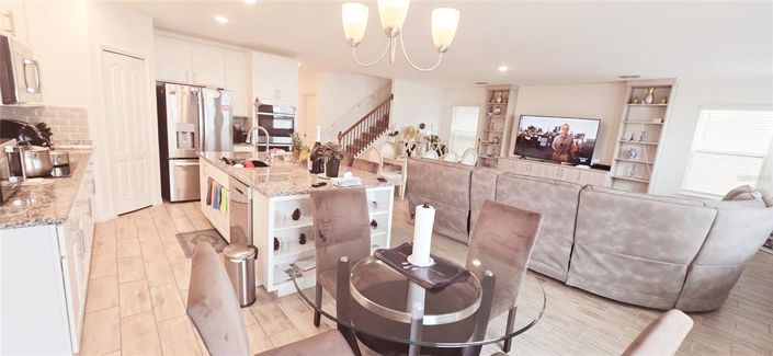 Image No.12-5 Bed Property for sale