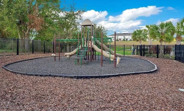 Image No.27-3 Bed Townhouse for sale