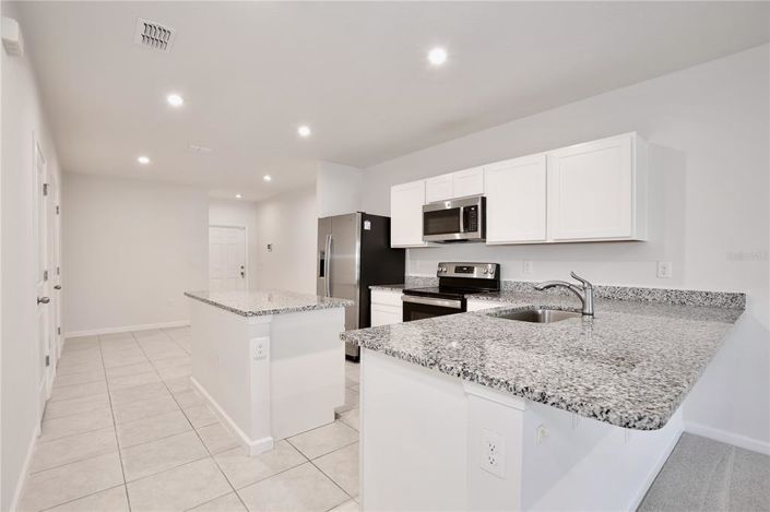 Image No.1-3 Bed Townhouse for sale