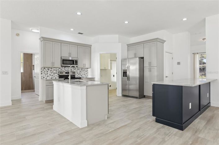 Image No.14-4 Bed Property for sale