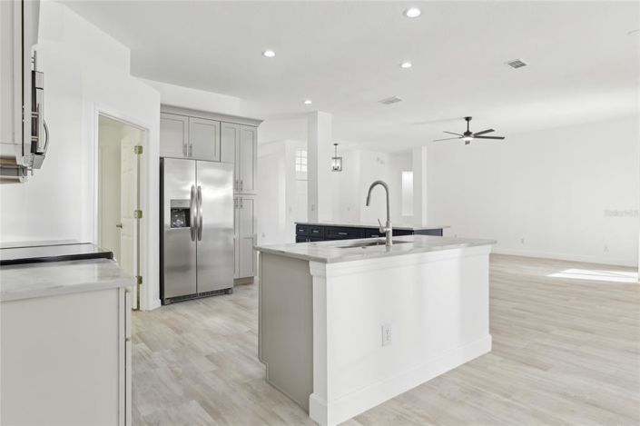 Image No.15-4 Bed Property for sale