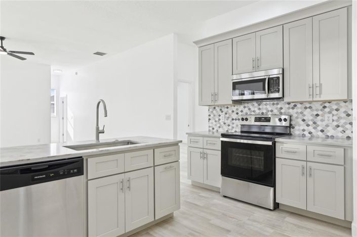 Image No.17-4 Bed Property for sale