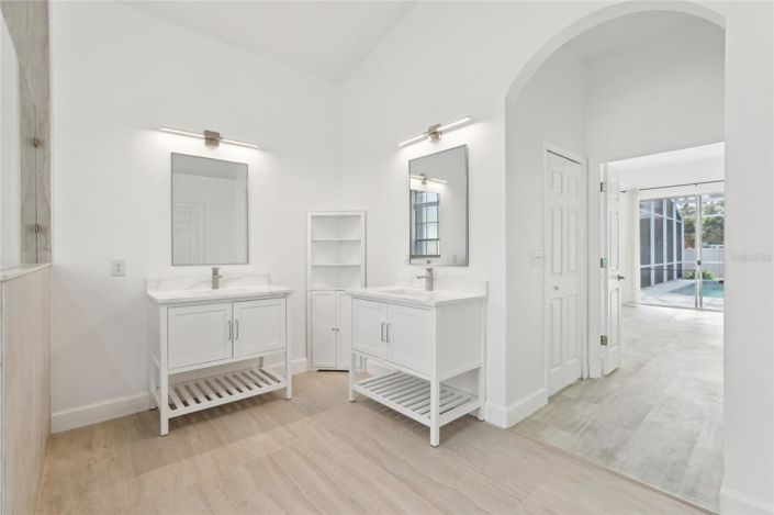 Image No.22-4 Bed Property for sale