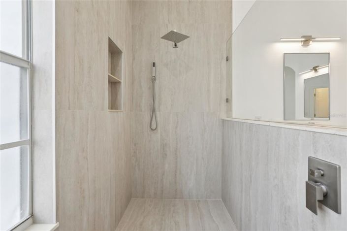 Image No.23-4 Bed Property for sale