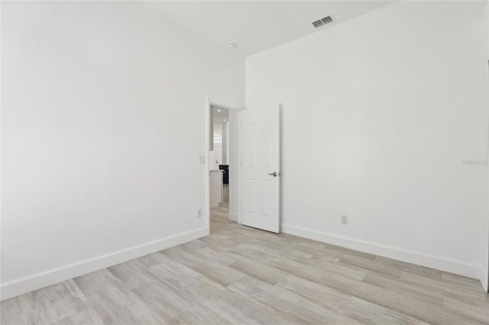 Image No.30-4 Bed Property for sale