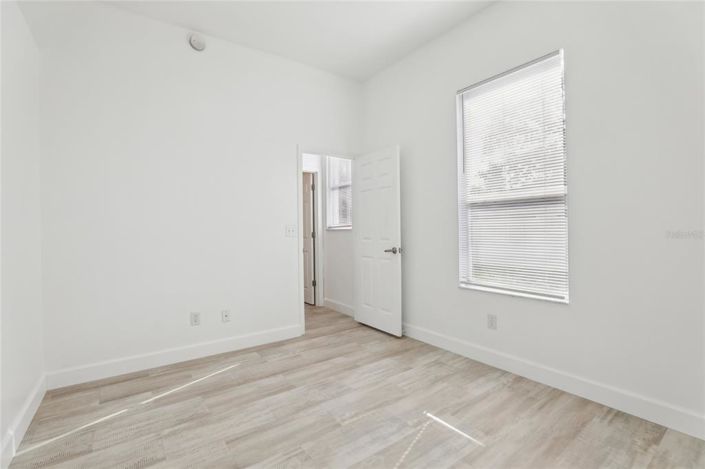 Image No.32-4 Bed Property for sale