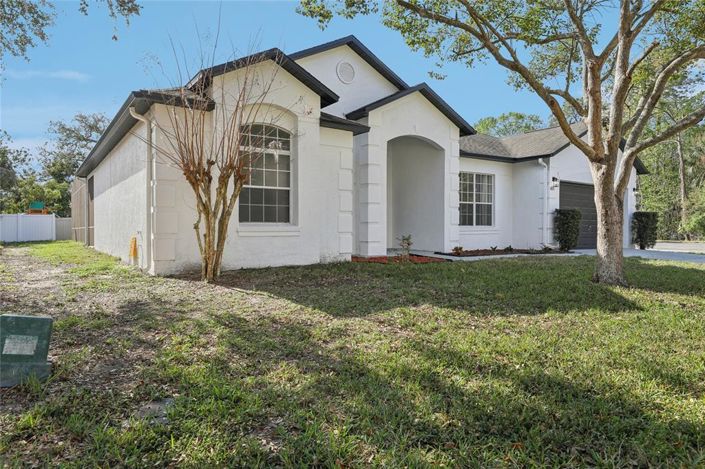 Image No.4-4 Bed Property for sale