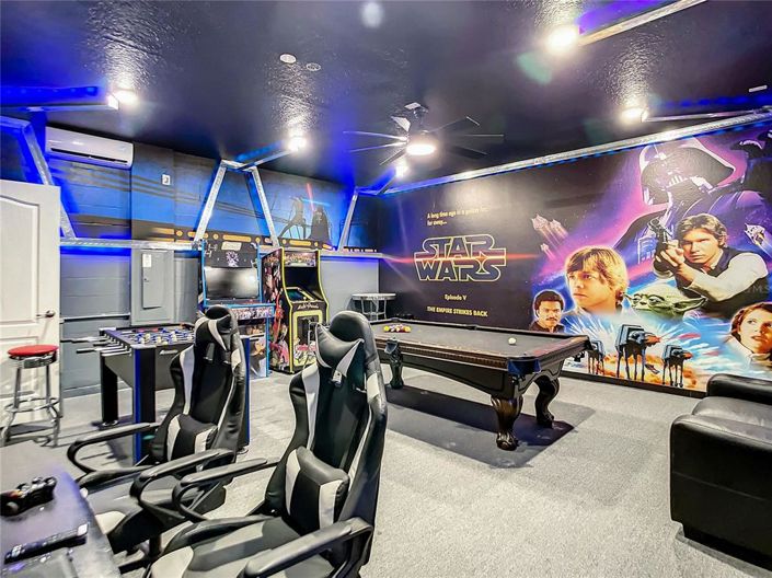 Image No.50-8 Bed Property for sale