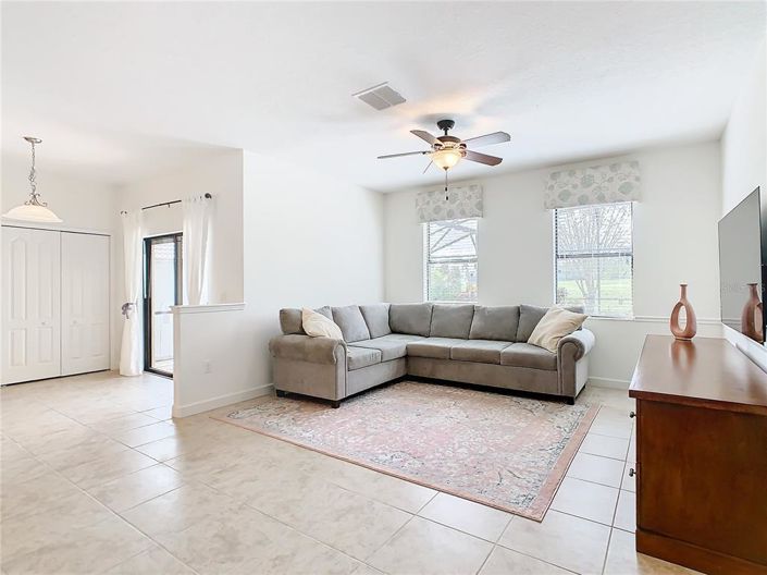 Image No.17-5 Bed Property for sale