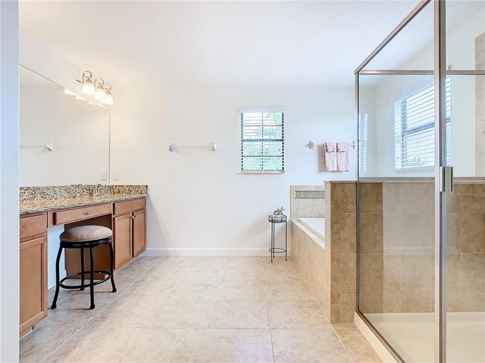 Image No.20-5 Bed Property for sale