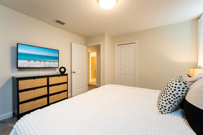 Image No.37-8 Bed Property for sale