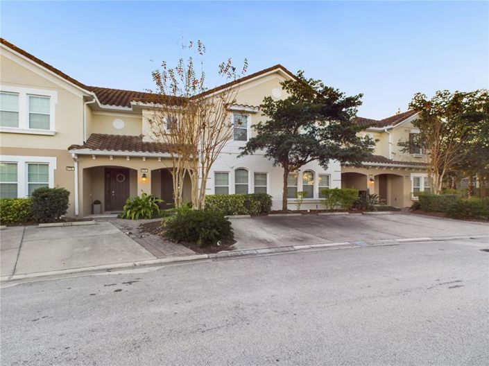 Image No.1-4 Bed Townhouse for sale