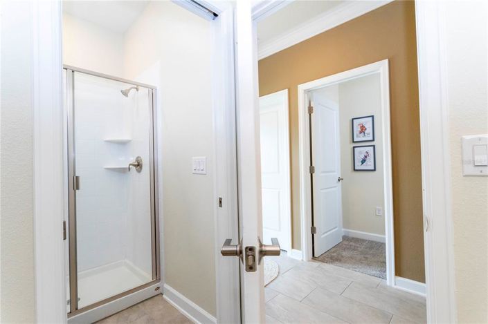 Image No.16-5 Bed Townhouse for sale