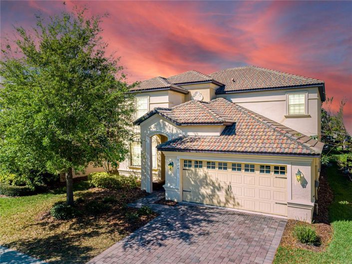 Image No.1-6 Bed Property for sale