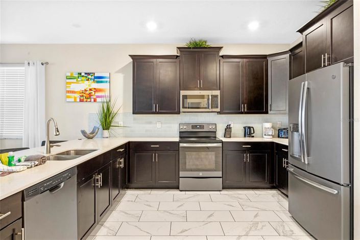 Image No.9-9 Bed Property for sale