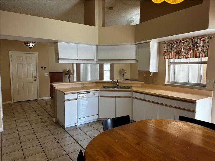 Image No.16-3 Bed Property for sale