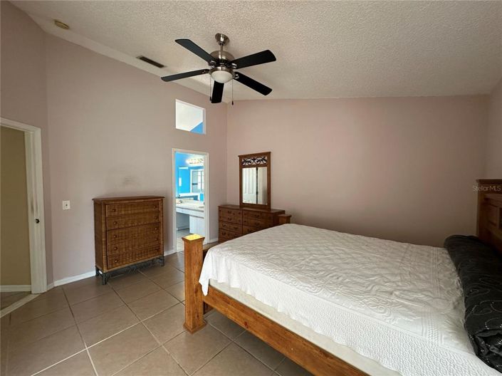 Image No.32-3 Bed Property for sale