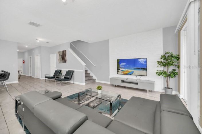 Image No.14-5 Bed Townhouse for sale