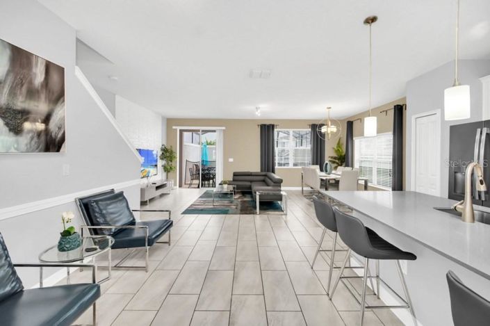 Image No.7-5 Bed Townhouse for sale