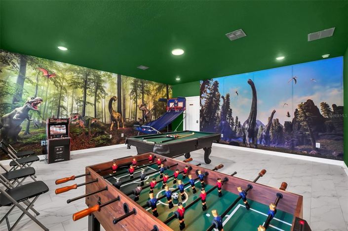 Image No.14-9 Bed Property for sale