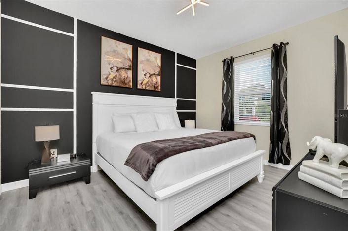 Image No.16-9 Bed Property for sale