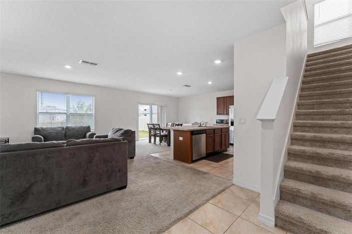 Image No.2-Propriété de 4 chambres à vendre à Davenport