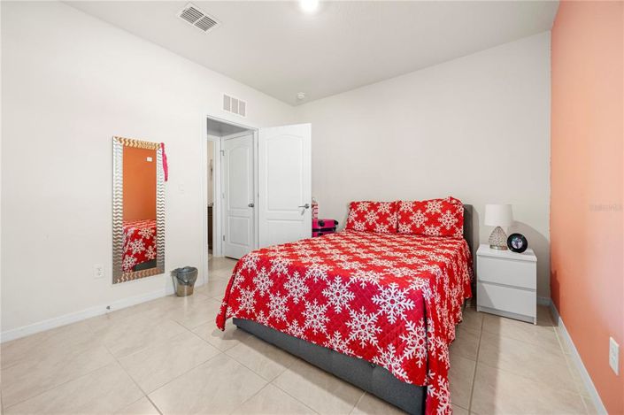 Image No.17-5 Bed Property for sale