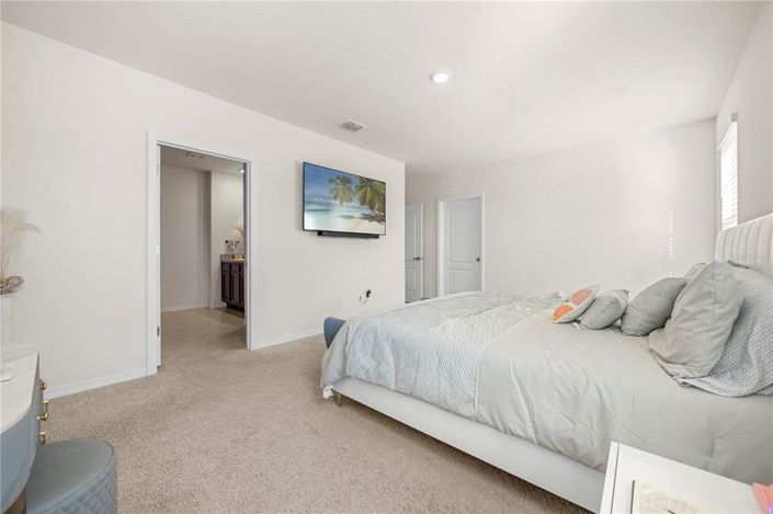 Image No.26-5 Bed Property for sale